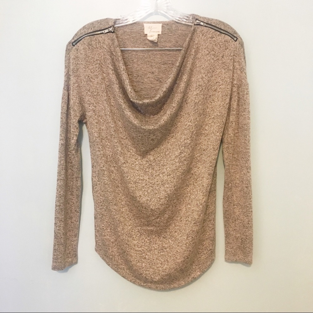 - Andrea‎ Jovine Sweater Size XS